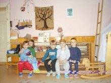 D�ti v mate�sk� �kolce na Bo�et�chov� ulici